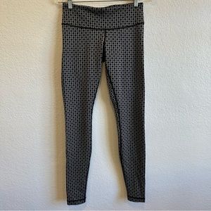 Lululemon Wunder Under Pant Size 4 Geo Pattern